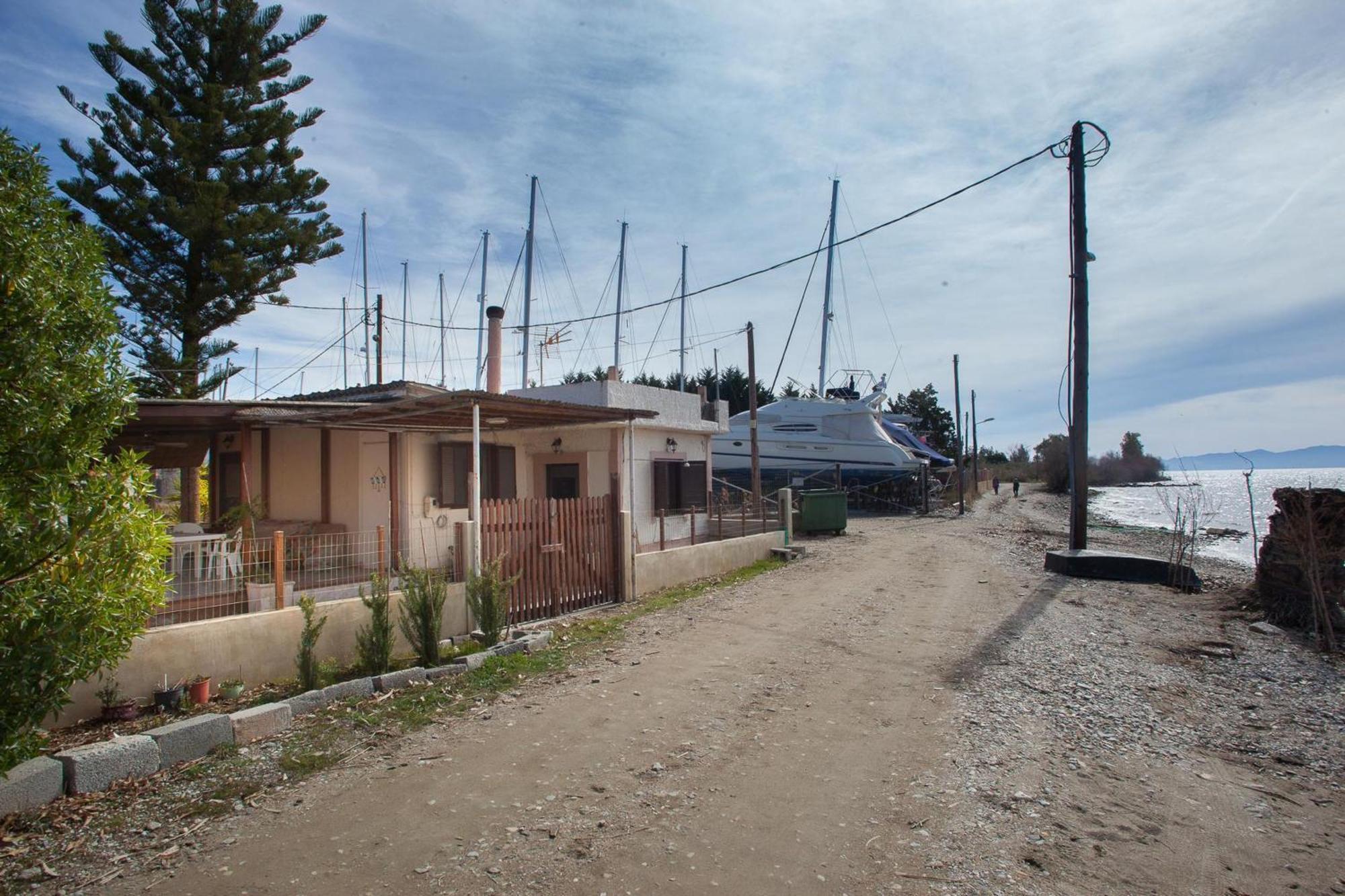Villa Karnagio Seafront In Agria Káto Lekhónia Exterior foto